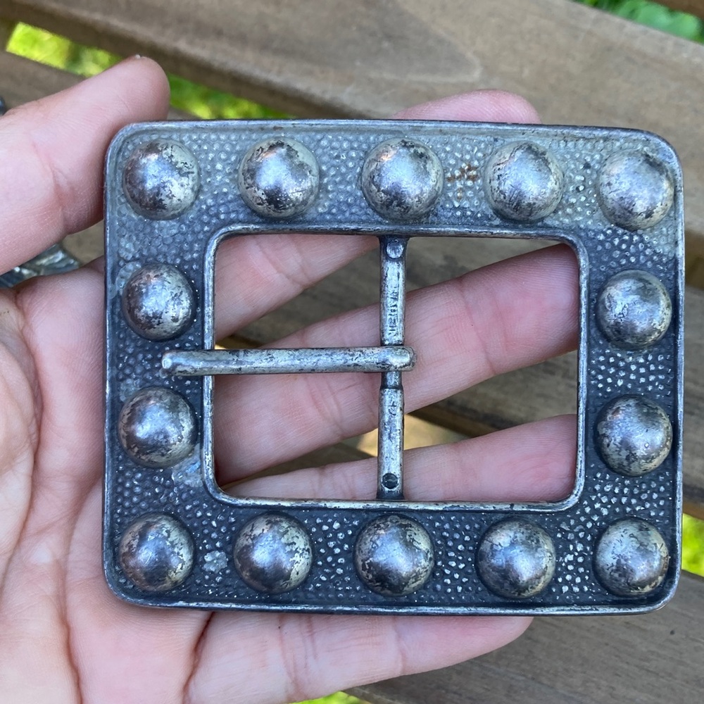 Vintage belt buckle  pirate swashbuckler vibes cosplay quality metal pewter - Picture 2 of 3